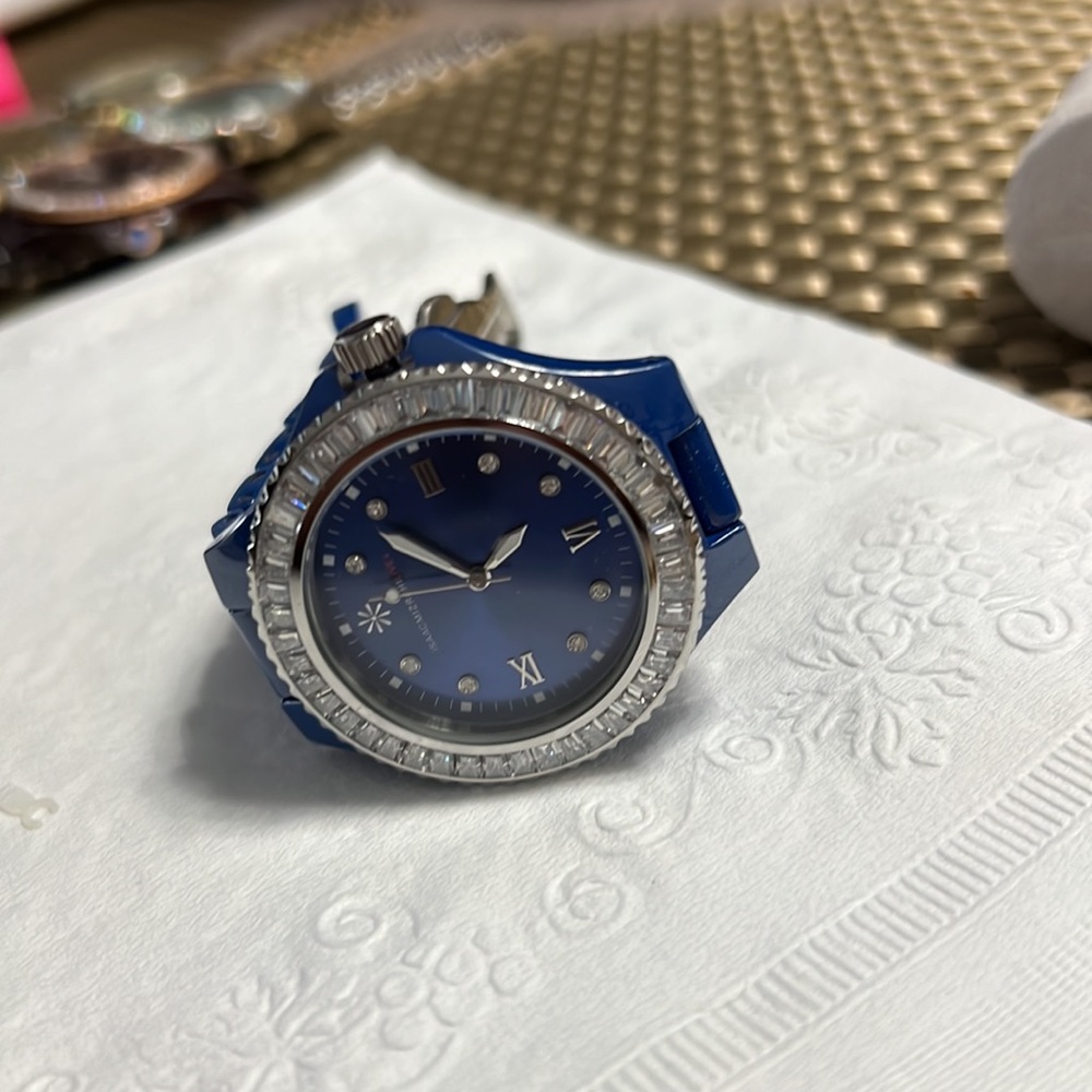 Isaac Mizrah watch - Picture 4 of 4